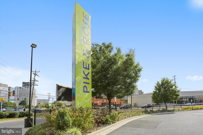 Building Photo - 930 Rose Ave