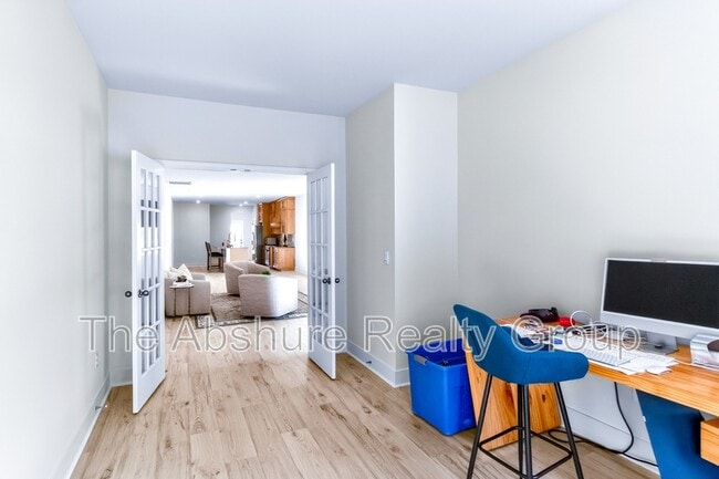 Building Photo - 806 Dorset Strm Dr