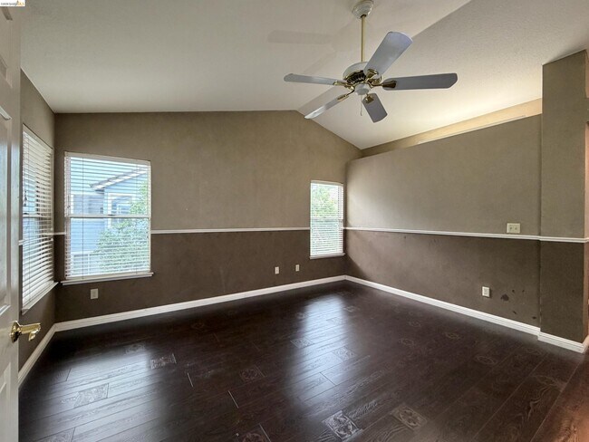 Building Photo - 7 Goldmeadow Ct