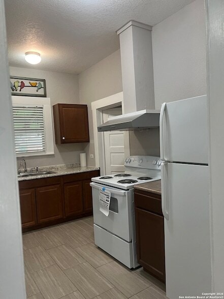 Building Photo - 129 W Young