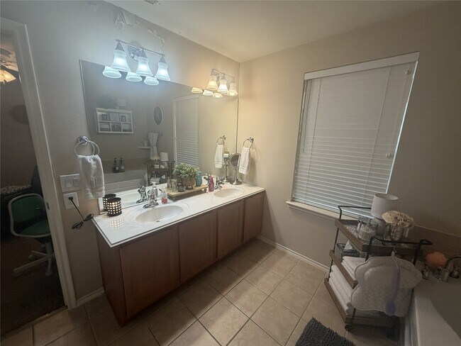 Building Photo - 4714 Woodspring Glen Ln