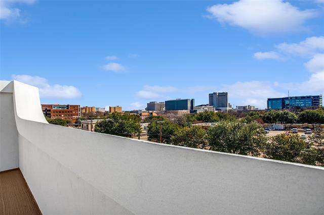 Building Photo - 3024 Carmel St