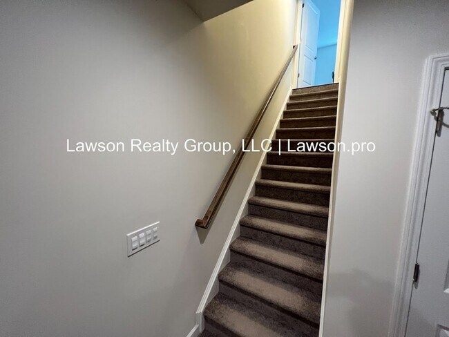 Building Photo - Upscale and Spacious Daleville Townhome