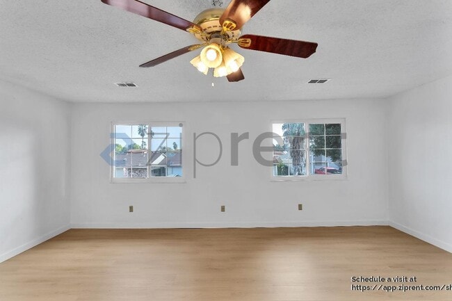 Building Photo - 2412 Sequoia Dr