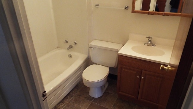 Building Photo - Pershing 1