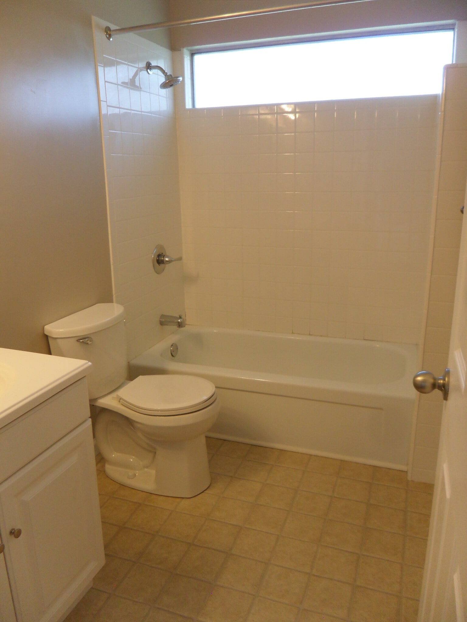 Building Photo - 5526 Humbert Rd
