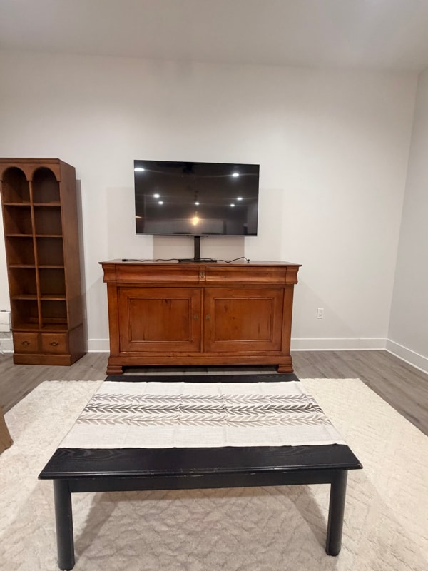 Building Photo - 2240 Caroline St