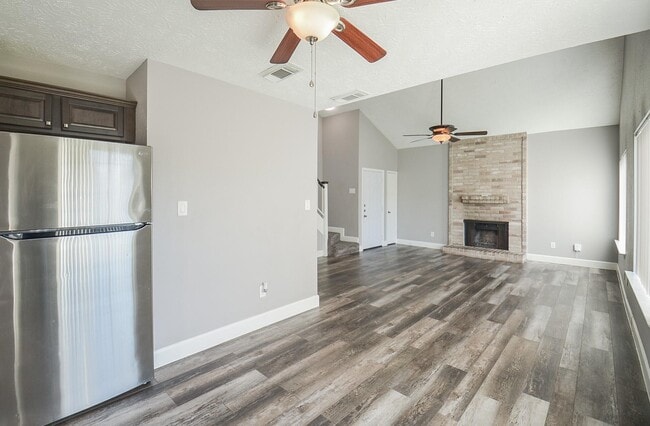 Building Photo - 18723 Lippizaner Dr