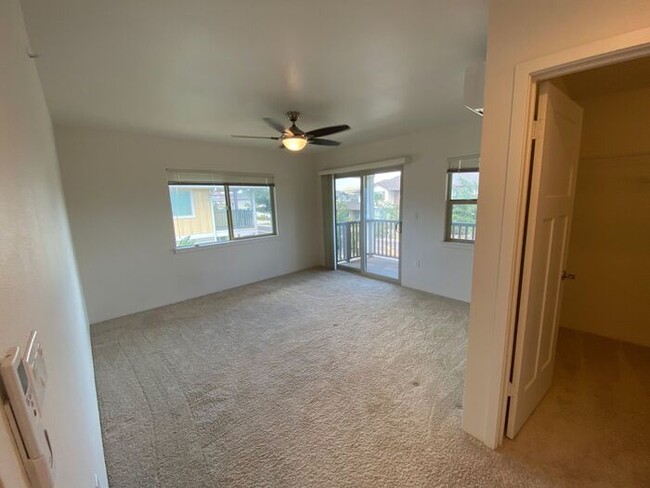 Building Photo - Three Bedroom Townhome in Kapolei!