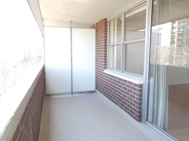 Building Photo - 9 Hawthorne Pl