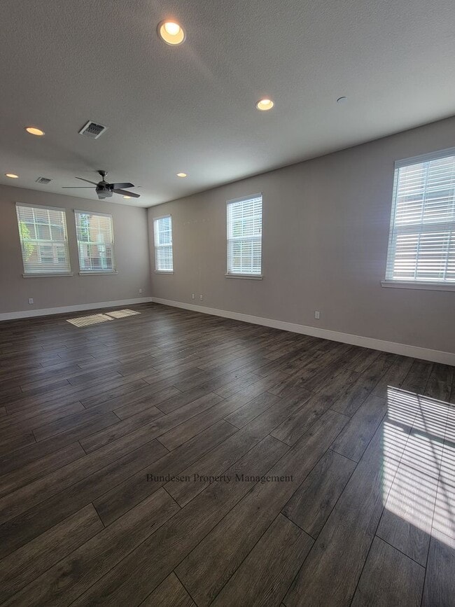 Building Photo - 1829 Kelly Pl