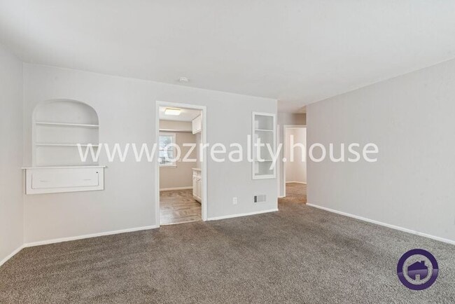 Building Photo - 532 W Capistrano Ave