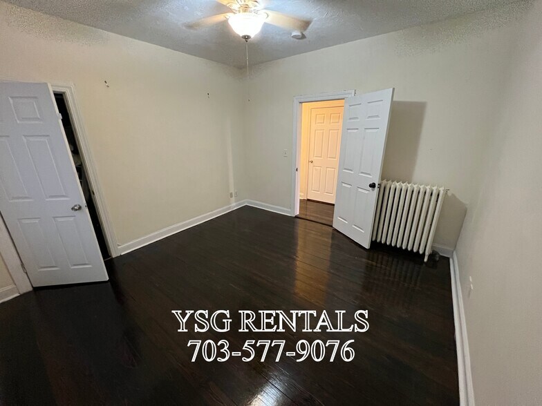 Building Photo - 9 Sunset St