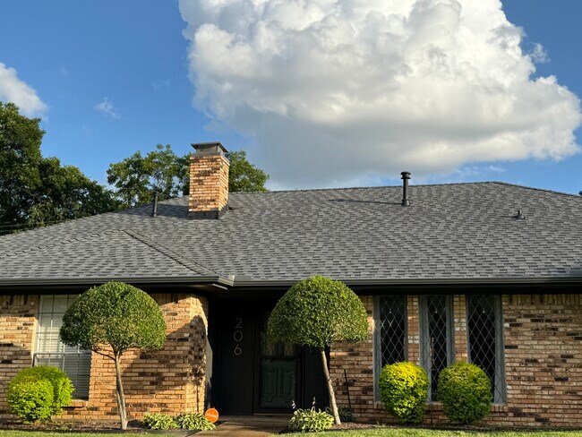 Building Photo - 206 Turpin Dr