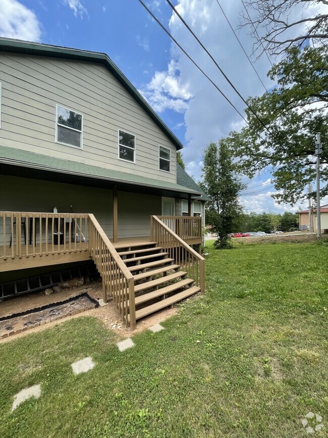 Building Photo - 3 Bedroom Duplex in Ozark!