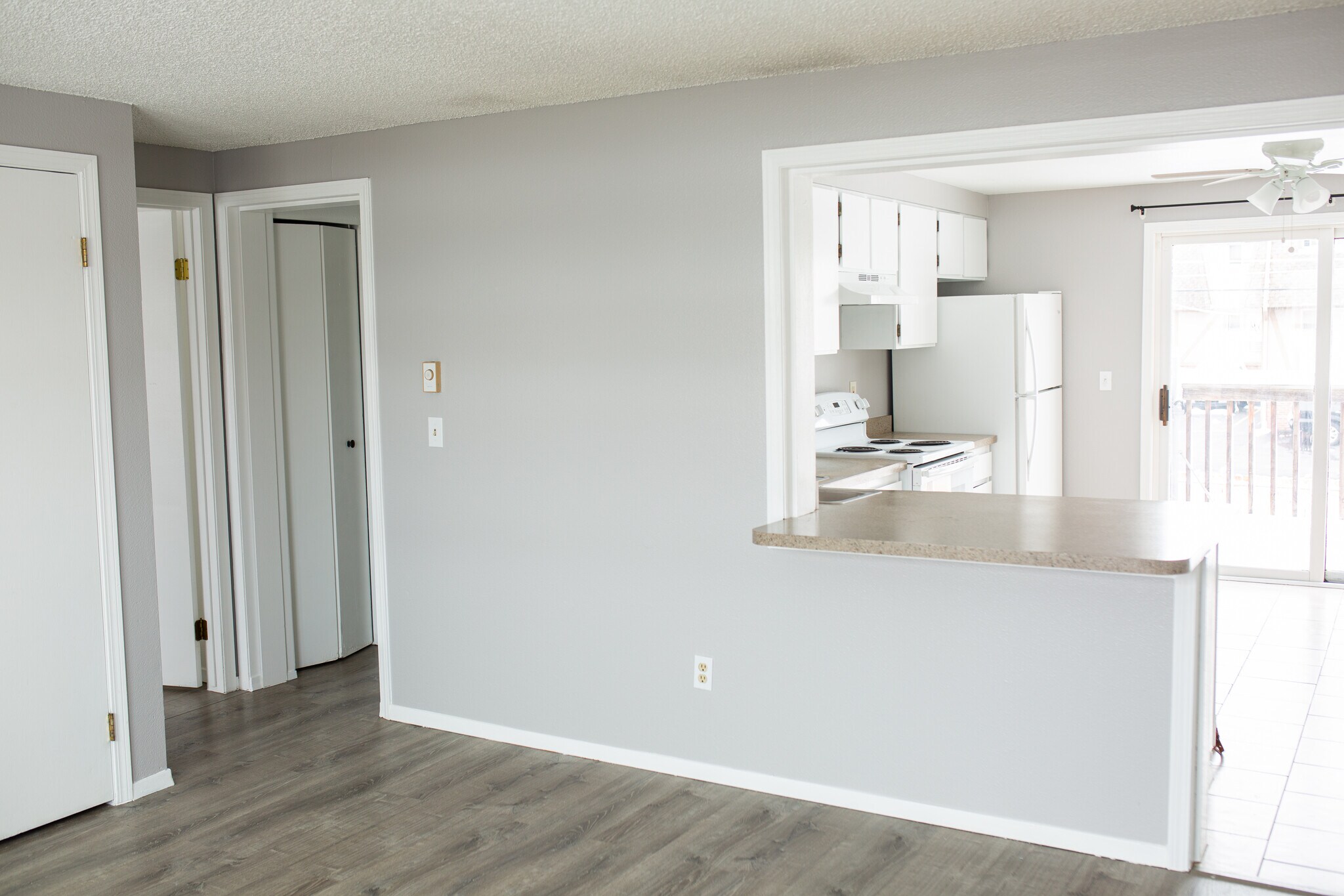 Family Room - 3595 S King St
