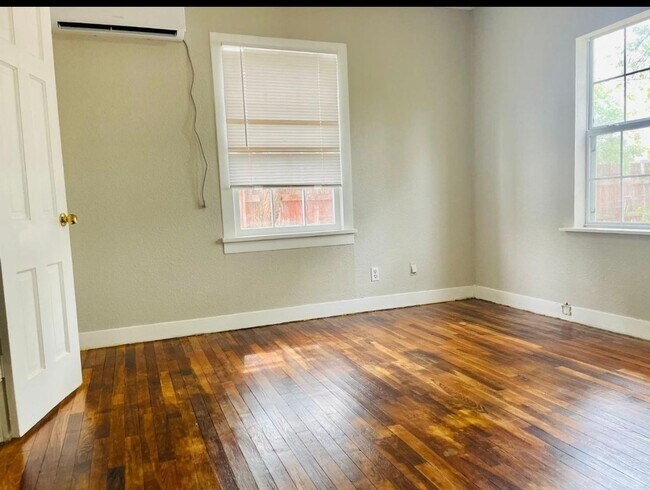 Building Photo - Charming 2BR House in Lubbock