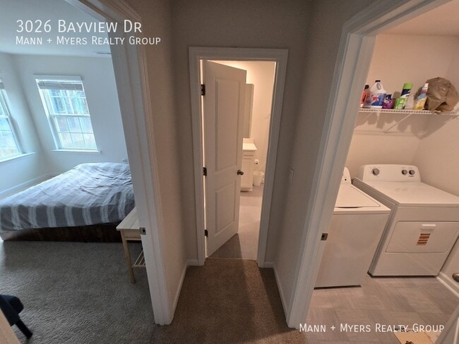 Building Photo - 3026 Bayview Dr
