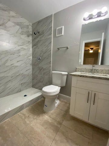 Building Photo - 811 SW 12th Ct