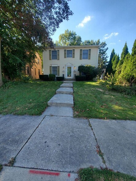 Primary Photo - 2163-2165 S 87th St.