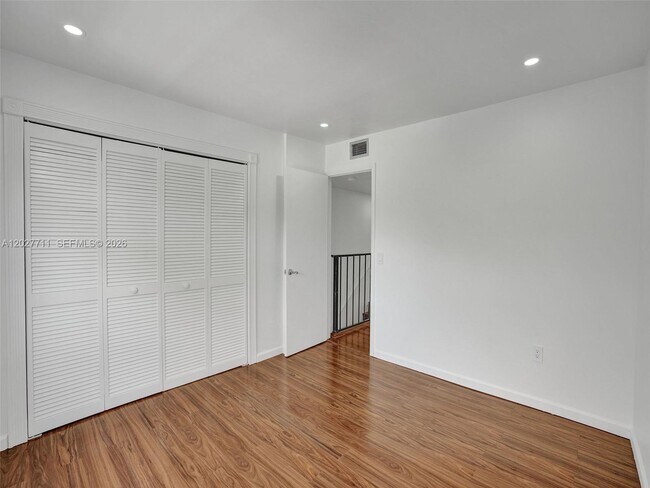 Building Photo - 4600 SW 67th Ave