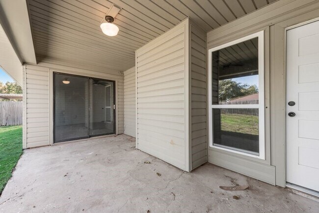 Building Photo - 4214 Osage Dr