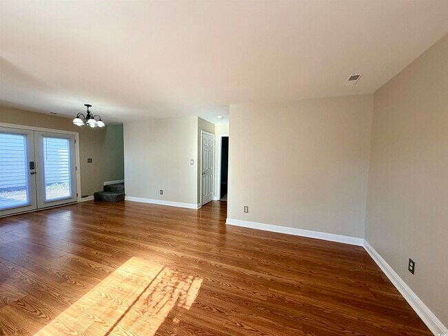 Building Photo - 6517 Valene Ct