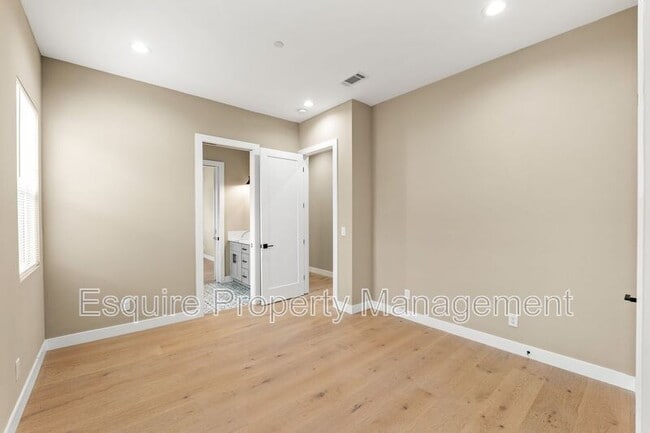 Building Photo - 545 Carty Dr
