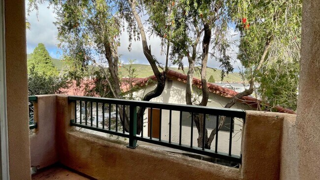 Building Photo - One Bedroom Apartment Near Downtown SLO