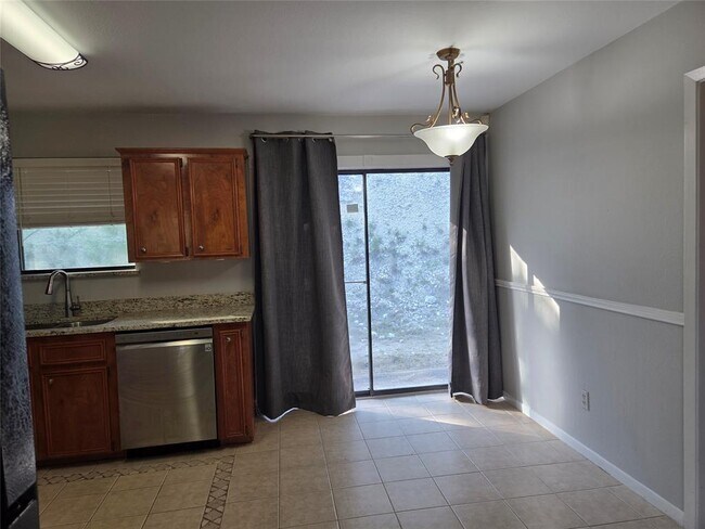 Building Photo - 21600 Long Hill Dr