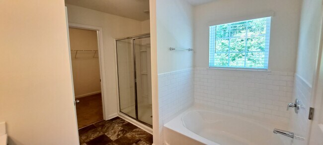 Building Photo - 1527 Sergeant Ln