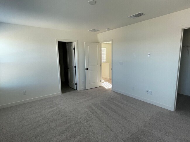 Building Photo - Southwest Las Vegas 2024 Gated Community Brand New Home ,Silverado Ranch  area