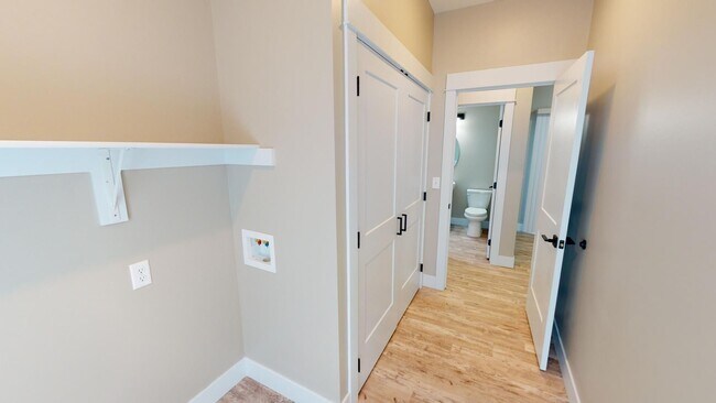 Building Photo - Spacious 3-Bed Carriage House in the Heart of Prairie District