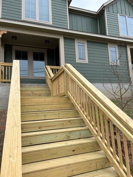 Building Photo - 348 N Fletcher Ave