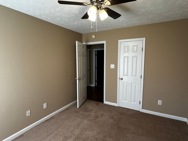 Building Photo - Cozy 3 Bedroom 2 Bath Home in Raeford.