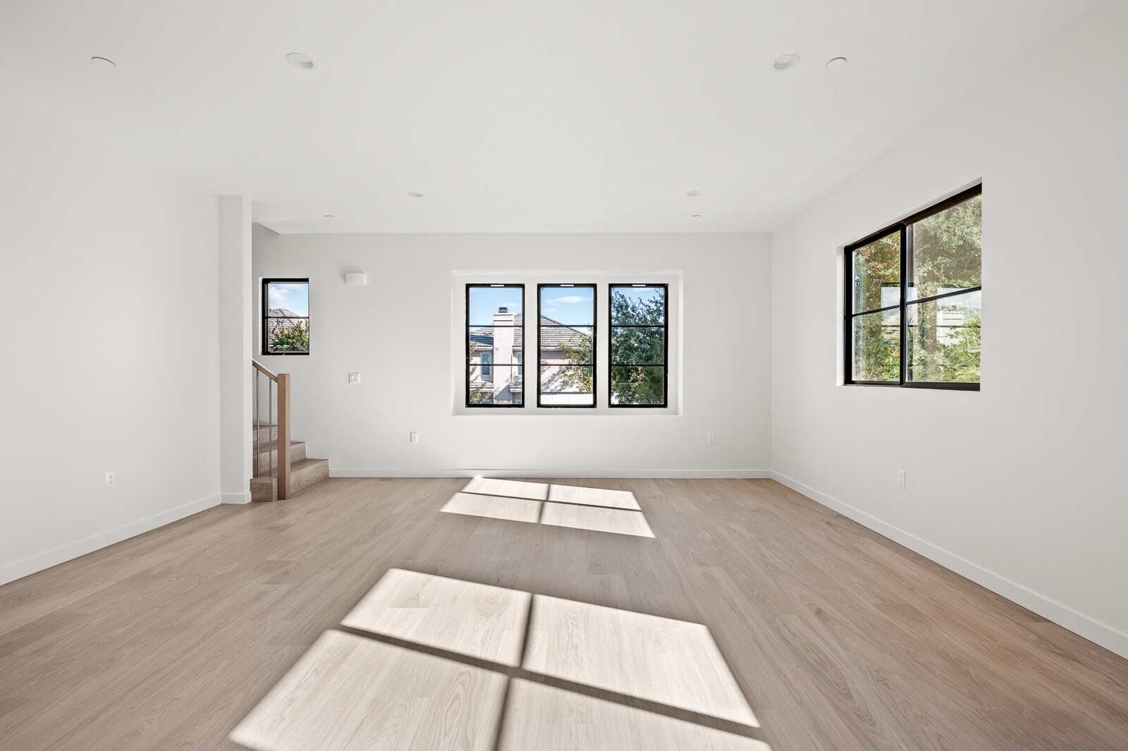 Building Photo - 200 S 2nd Ave