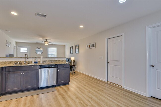 Building Photo - 2047 Catlet Ct