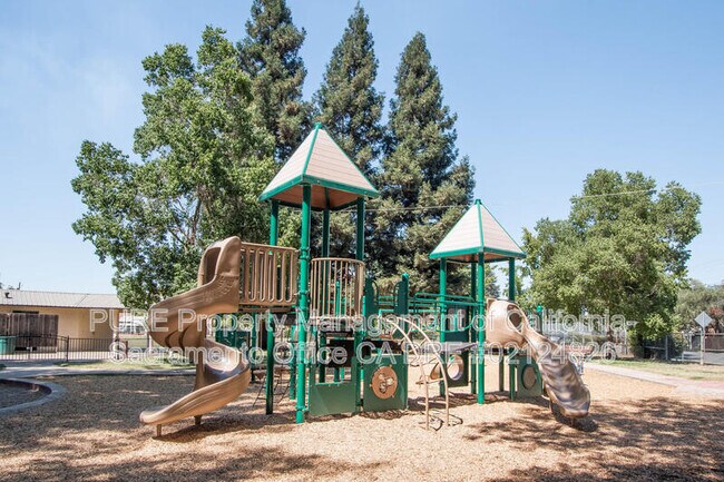 Building Photo - 1201 Rodeo Way