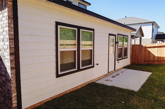 Building Photo - 8534 Blueberry Ash St