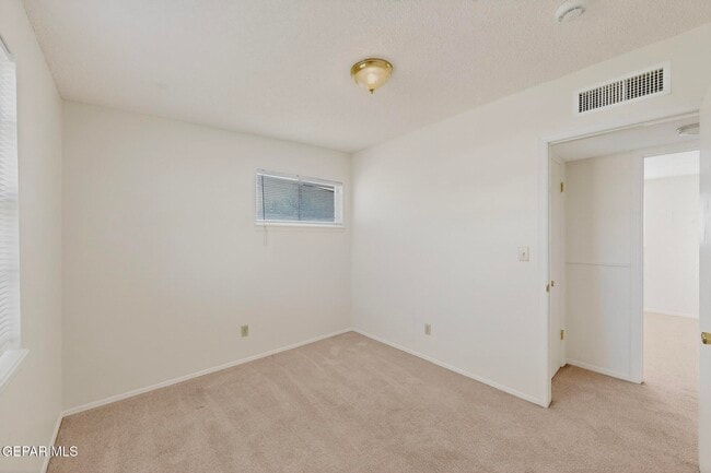 Building Photo - 10370 Kellogg St