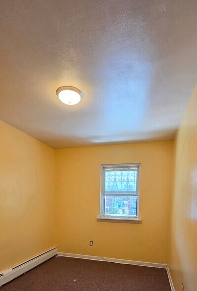Front Room - 41-85 Denman St