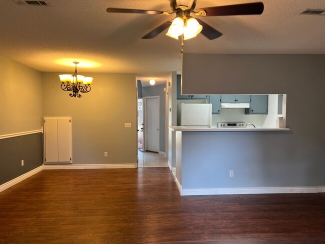 Building Photo - 102 Commons- COMING SOON