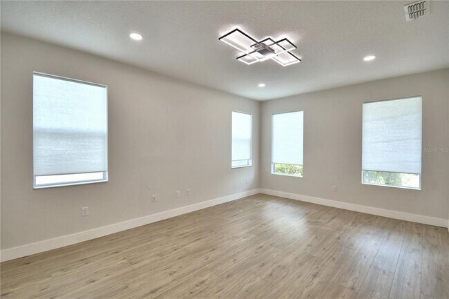 Building Photo - 2673 Calistoga Ave