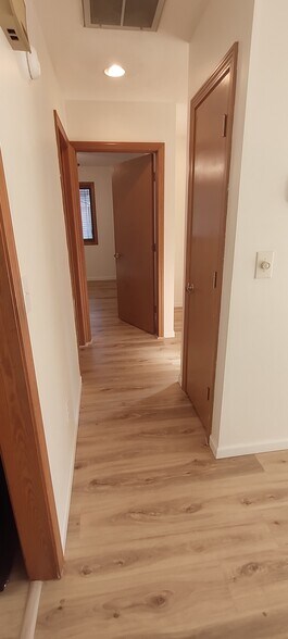 Building Photo - 521 Courtwood Ln