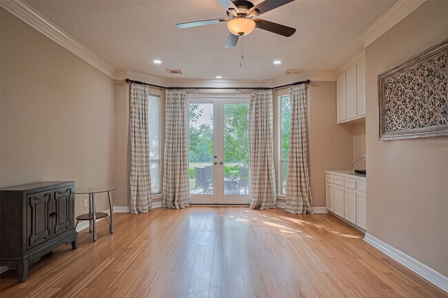 Building Photo - 1123 Horseshoe Dr