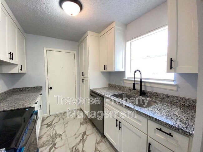 Building Photo - 3519 Winslow Dr