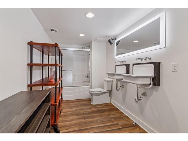 Building Photo - 1290 Snelling Ave N