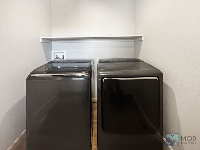 Building Photo - $0 DEPOSIT OPTION. SPACIOUS 4-BEDROOM, 3.5...