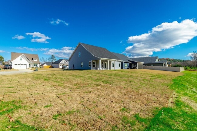 Building Photo - 5012 Oop Rd