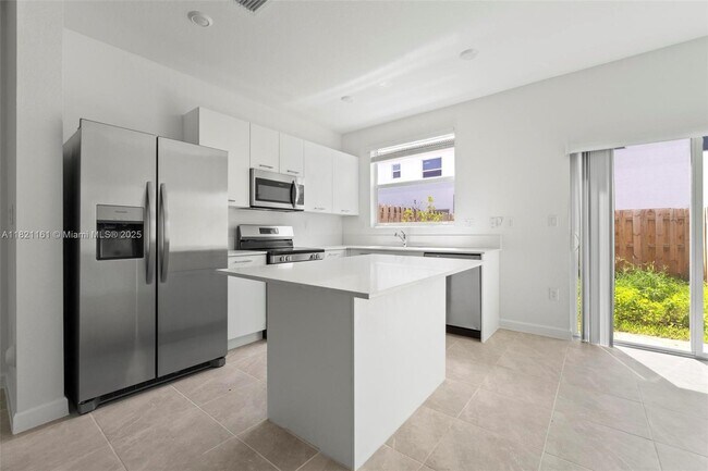 Building Photo - 12154 NW 24th Ct